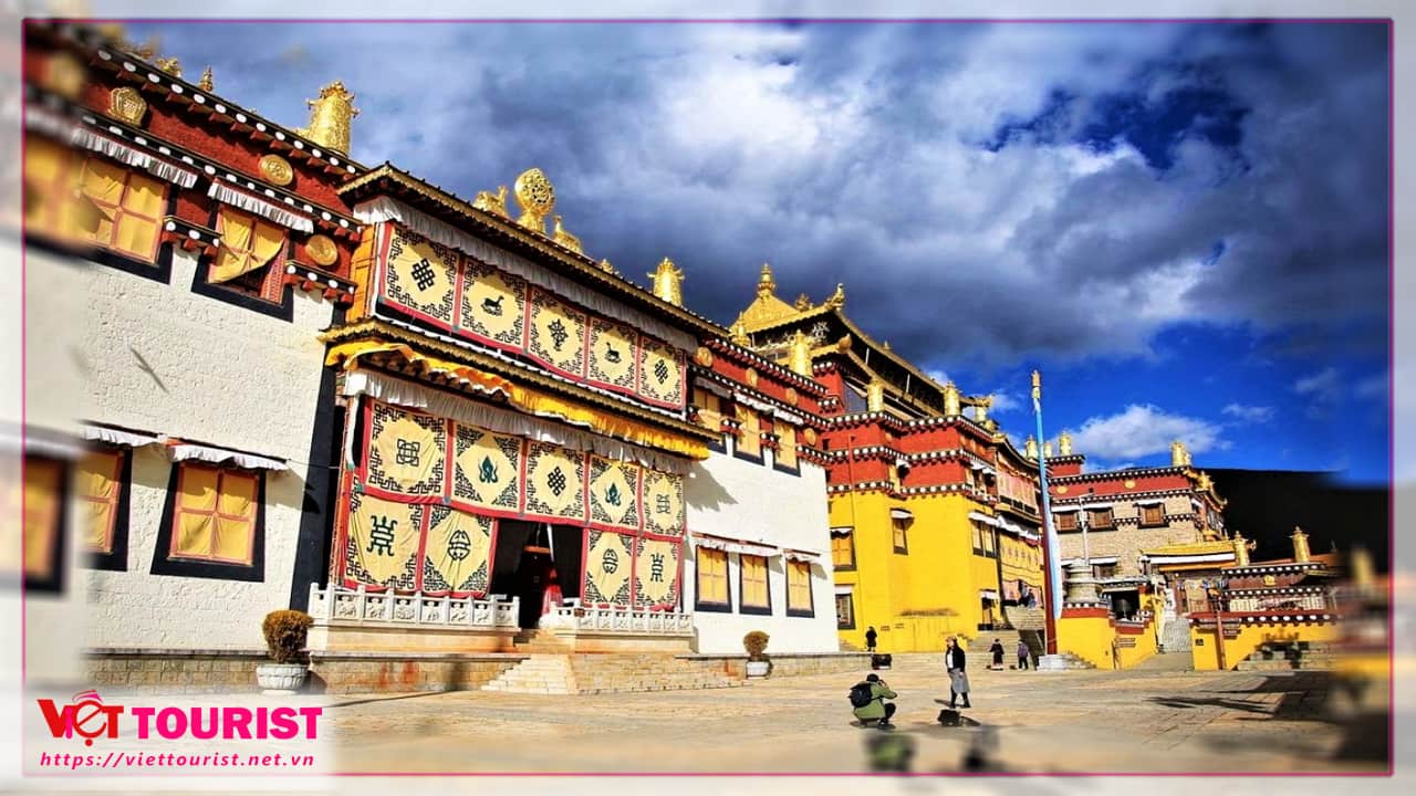 du lịch trung quốc Tu viện Tùng Tán Lâm